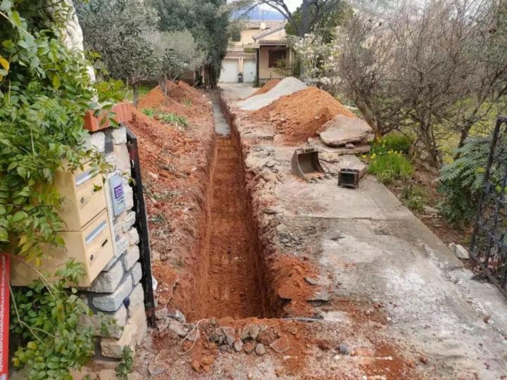 Nous prenons en main tous vos travaux de VRD à Brignoles et ses alentours.